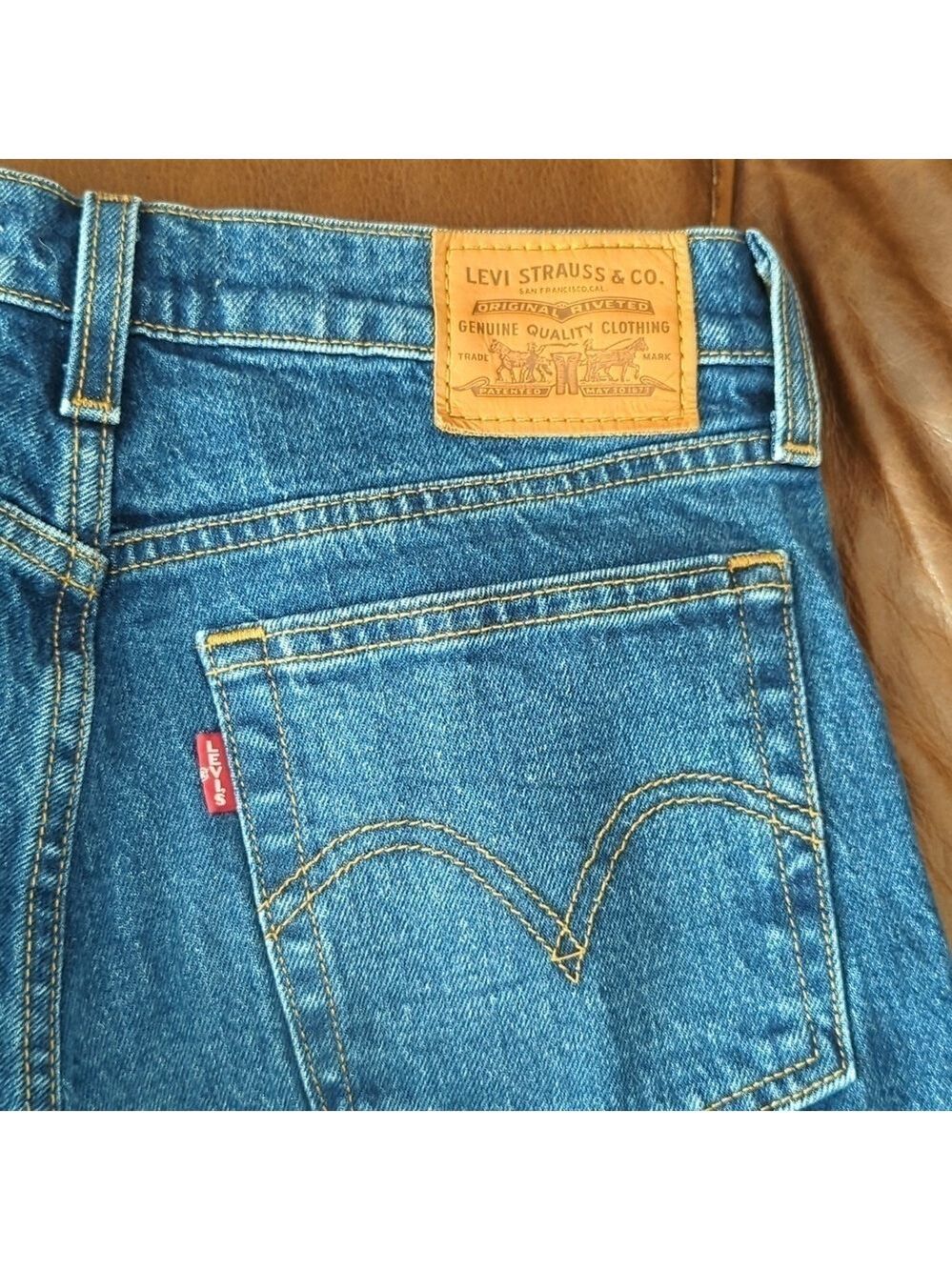 Levi's Women's Wedgie Fit Jeans - Picture 12 of 12